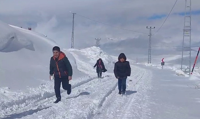 2 bin 400 rakımda kar vatandaşı esir alıyor