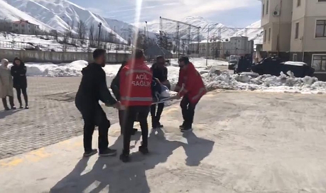 5'inci gebelik düşük riski olan hamile kadın için ambulans helikopter havalandı