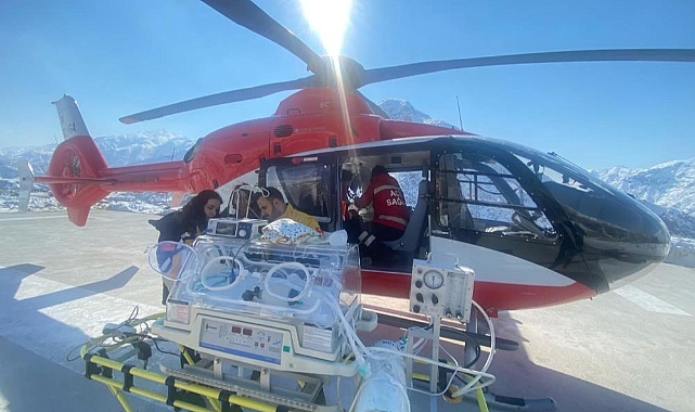 8 günlük bebek helikopterle Van'a sevk edildi
