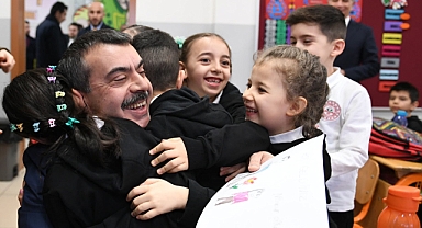 81 ilde 18 milyon öğrenci eğitime başladı