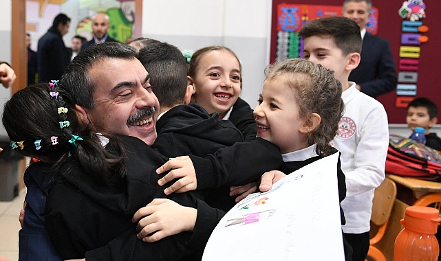 81 ilde 18 milyon öğrenci eğitime başladı