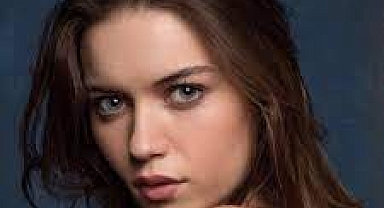 Afra Saraçoğlu Kimdir? Nerelidir? Kaç Yaşındadır?