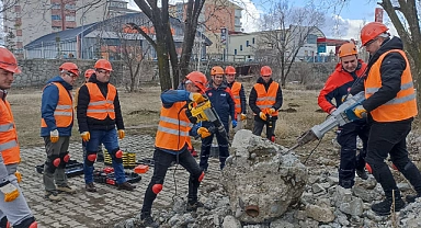 Ağrı AFAD saha eğitimlerine devam ediyor