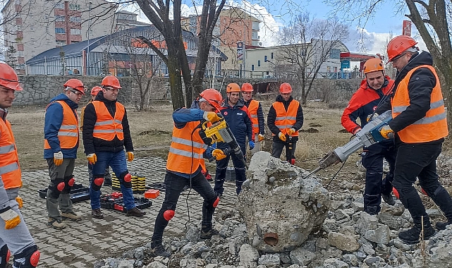 Ağrı AFAD saha eğitimlerine devam ediyor