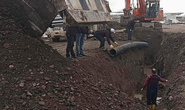 Ağrı’da Belediye ekiplerinin hummalı çalışması başladı