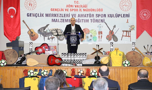 Ağrı’da Gençlik Merkezleri ve Spor Kulüplerine Malzeme Desteği