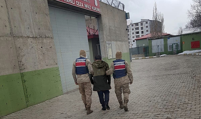 Ağrı'da hakkında arama kaydı bulunan 3 firari yakalandı