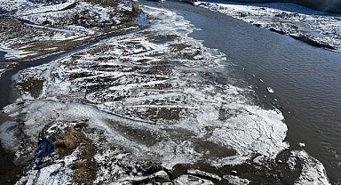 Ağrı'da kar bitti, dondurucu soğuklar devam ediyor(Videolu Haber)