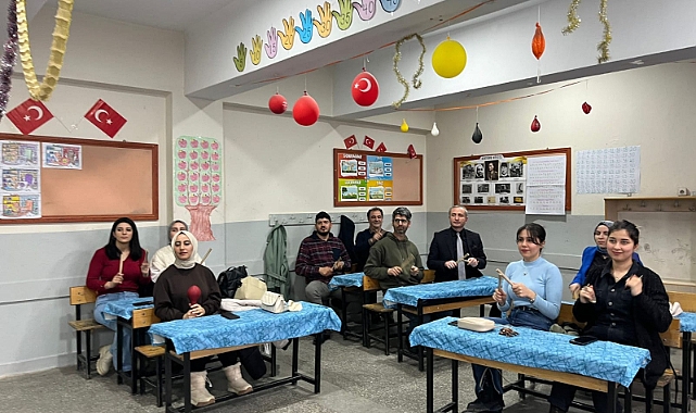 Ağrı’da öğrenciler enstrüman eğitimi alıyor