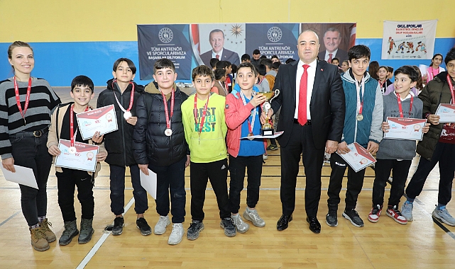 Ağrı’da okul sporları küçükler basketbol müsabakaları tamamlandı