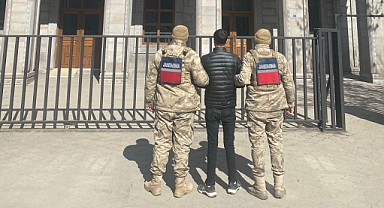 Ağrı’da suç kaydı bulunan 4 firari yakalandı