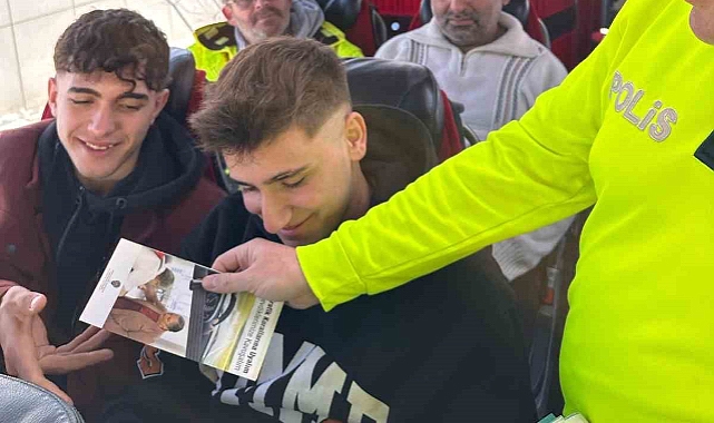 Ağrı Emniyetinin kemer takma konusunda eğitimi devam ediyor