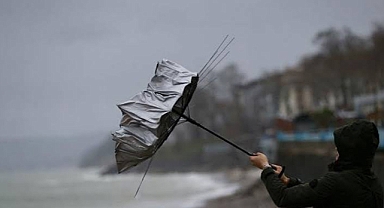 Ağrı'ya Meteoroloji'den Uyarı! Bugün ve yarın için kuvvetli fırtına bekleniyor