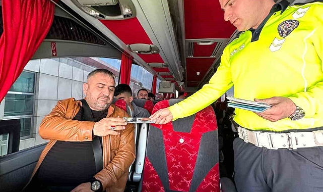 Ağrı'da yolculara kemer takma konusunda bilgilendirme yapıldı