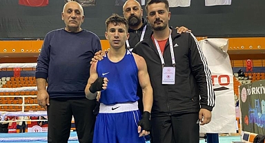 Ağrılı boksör Mir Boran Yıldırım Türkiye 2.’si oldu