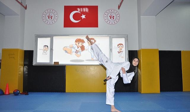 Ağrılı milli sporcu Şevval Ela, uluslararası turnuvada yarışacak