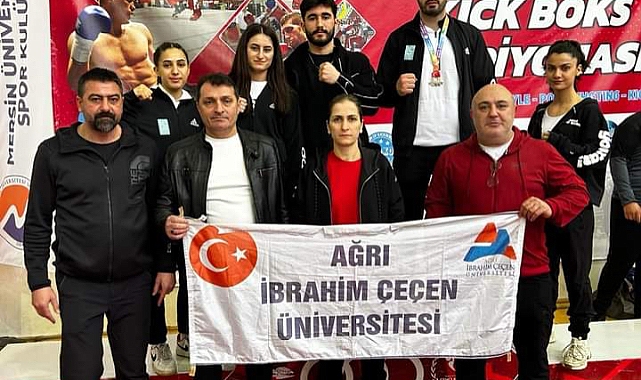 AİÇÜ Kick Boks takımı Türkiye 3’üncüsü oldu