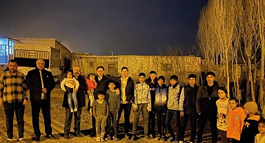 AK Parti Doğubayazıt Belediye Başkan Adayı Çelik, kapı kapı geziyor