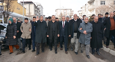 Ak Parti Patnos Belediye Başkan Adayı Taşkın seçim bürosunun açılışını yaptı