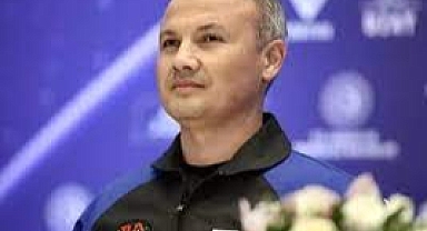 Alper Gezeravcı'dan Yeryüzüne Selam: Ax-3 Görevi Dönüşü Biraz Daha Bekleyecek