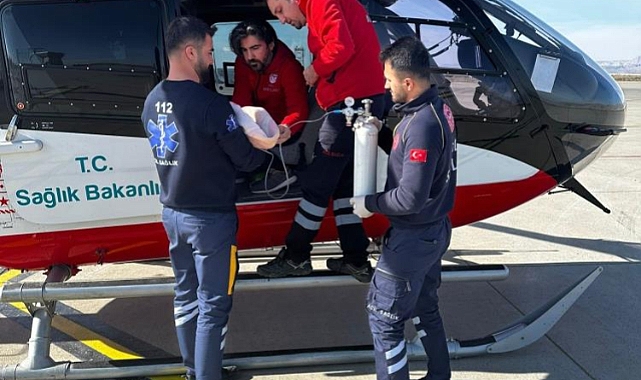 Ambulans helikopterin pervaneleri bu kez 2,5 aylık Adem için döndü