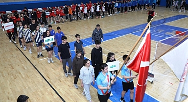 Badminton Grup Müsabakaları Ağrı’da başladı