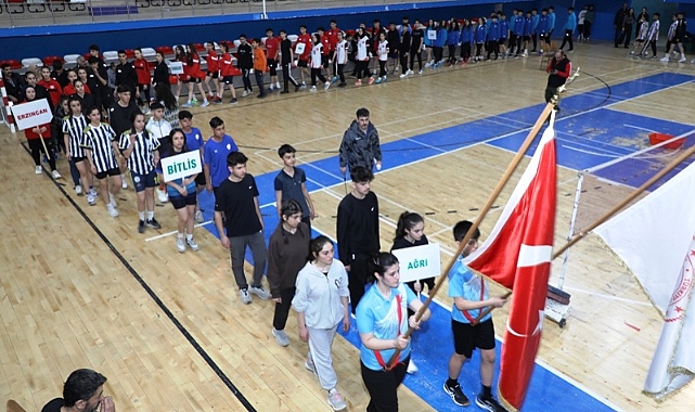 Badminton Grup Müsabakaları Ağrı’da başladı