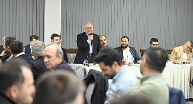 Başkan Büyükkılıç'tan bilişim sektörü ile "akıllı şehir" istişaresi