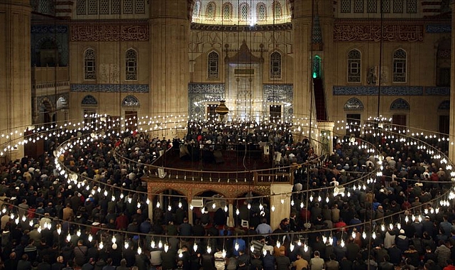 Berat Gecesi Ne Zaman? Berat Kandili Ne Zaman İdrak Edilecek?