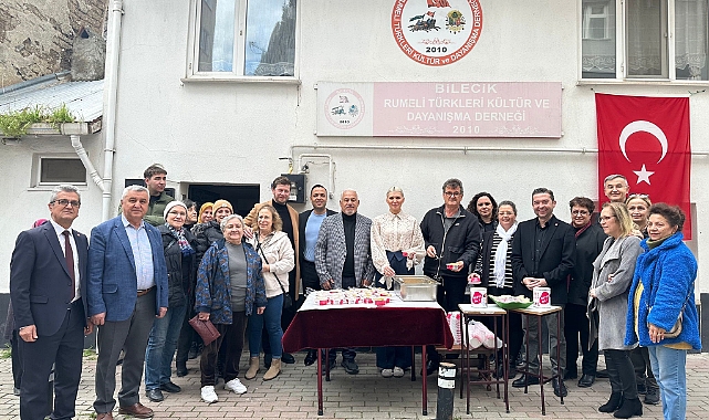 Berat kandili için 500 kişilik helva dağıttılar
