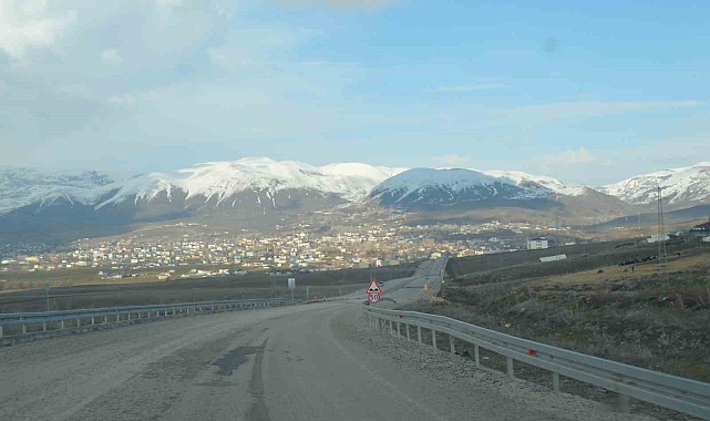 Bir heyelan haberi de Muş Varto'dan