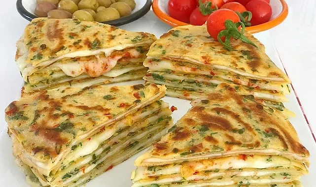 Bu tarifle kahvaltılarınız konuşulacak: 15 dakikada pratik Krep Börek tarifi
