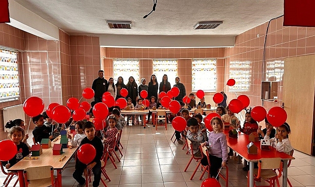 Çıldır Anaokulu öğrencilerinden kuşlara yuva