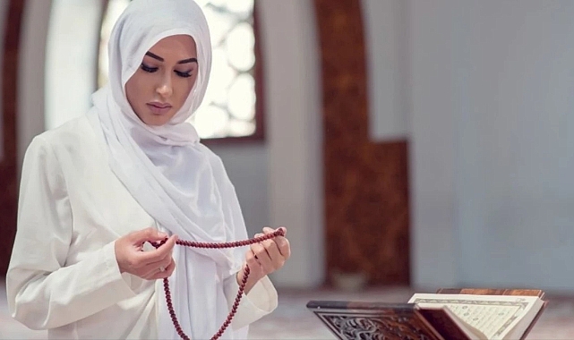 Cuma namazı kadınlara farz mı? Kadınlar cuma namazı kılabilir mi?
