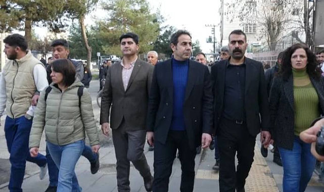 DEM Parti Belediye Eş Başkan Adayları gözaltına alındı