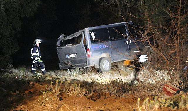Denizli'de minibüs uçuruma yuvarlandı: 1 ölü, 1 yaralı
