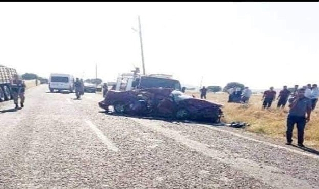Diyarbakır’da otomobil şarampole yuvarlandı: 1 ölü, 1 yaralı