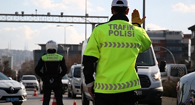 Drift yapıp trafiği tehlikeye sokan sürücüye 21 bin 468 lira para cezası