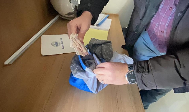 Duyguları sömüren dilencinin paraları sakladığı yer hayrete düşürdü