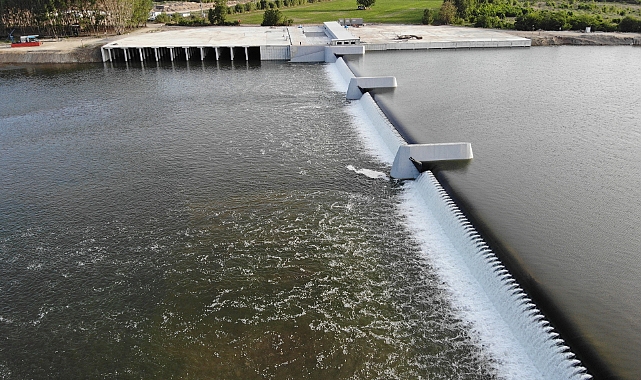 Edirne Meriç Nehri'nde milyonluk çökme: 625 beton mikseri doldurmuştu, enkaz oldu