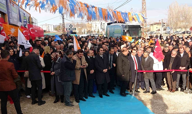 Edremit'te AK Parti'nin seçim koordinasyon merkezi törenle açıldı
