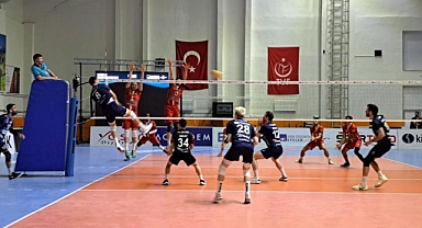 Efeler Ligi: TÜRŞAD: 3 - Bigadiç Belediye SK: 0