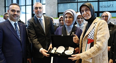 Emine Erdoğan: “Güçlü bir Türkiye üç temel üzerinde yükselir; güçlü kadın, güçlü aile ve güçlü toplum”