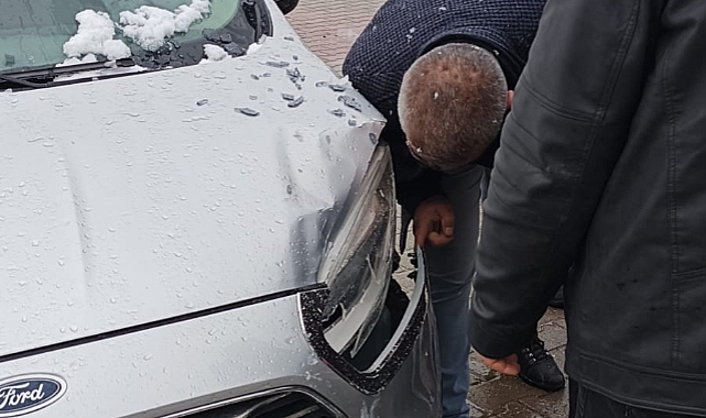 Erciş'te Maddi Hasarlı Trafik Kazası