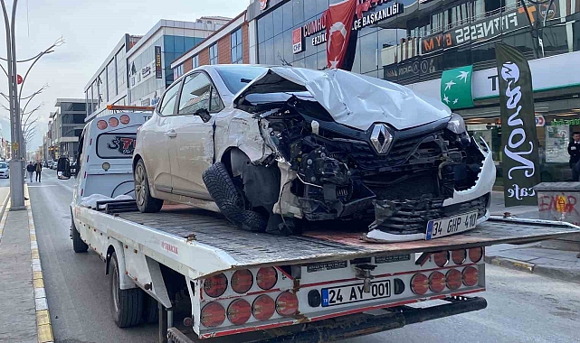 Erzincan'da 8 araçlı zincirleme kazada 1 kişi yaralandı