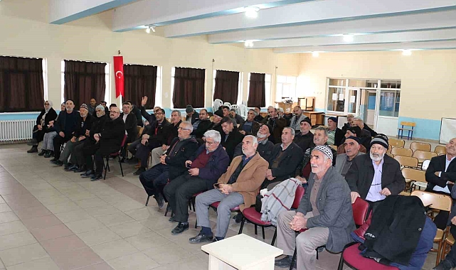 Erzincan'da çiftçilere üzüm bağlarında görülen hastalık ve zararlılarla ilgili eğitim verildi