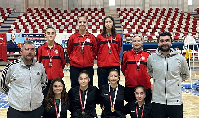 Erzincanlı badmintoncular Ağrı'dan başarıyla döndüler