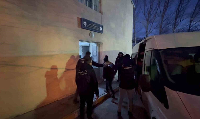 Erzurum polisinden kaçak göçmen operasyonu