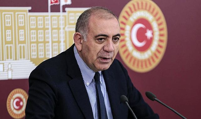 Gürsel Tekin Neden İstifa Etti? Gürsel Tekin Kimdir, Nerelidir, Kaç Yaşındadır?