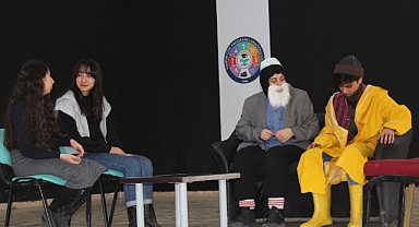 Hamur’da "Paydos" isimli tiyatro oyunu büyük ilgi gördü